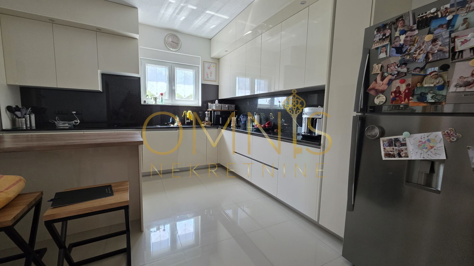 Rijeka, Zamet -prodaje se samostojeća kuća 240m2, okućnica, garaža!