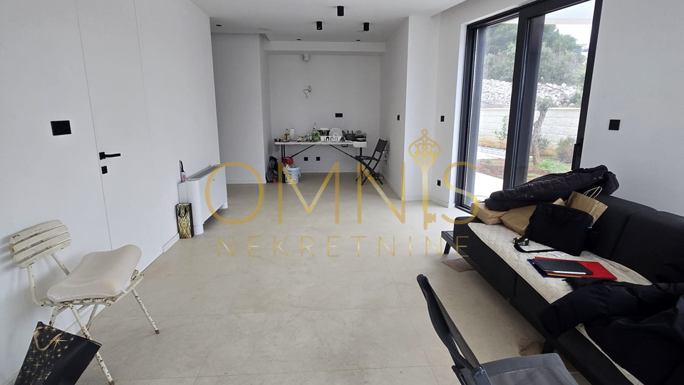 Krk,vila sa bazenom3S+DB,170m2,prodaja!