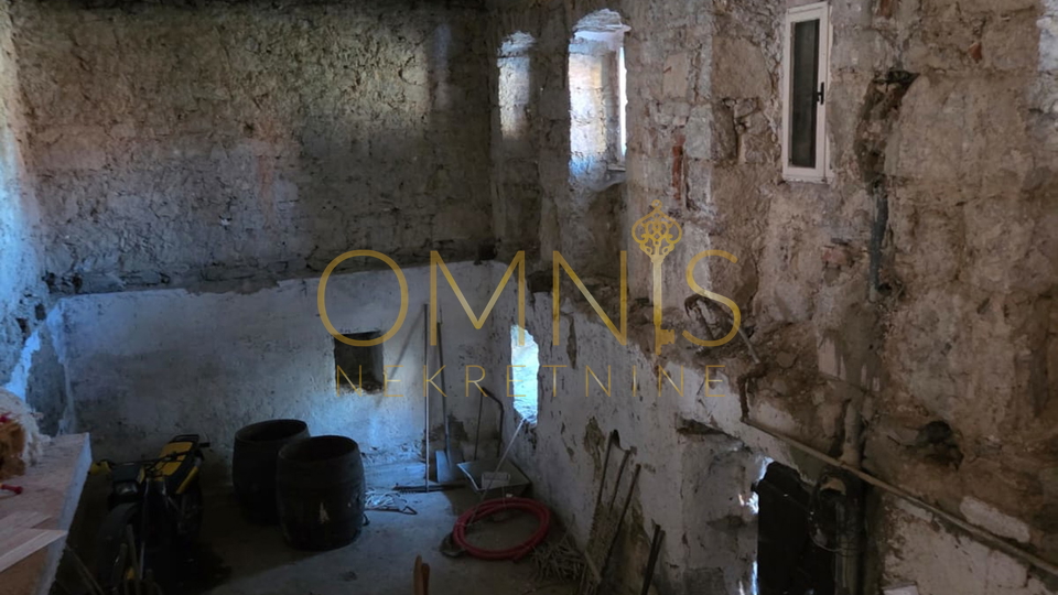 Kuća Marčelji, Viškovo - kamena kuća s pomoćnim objektom i prostranim dvorištem