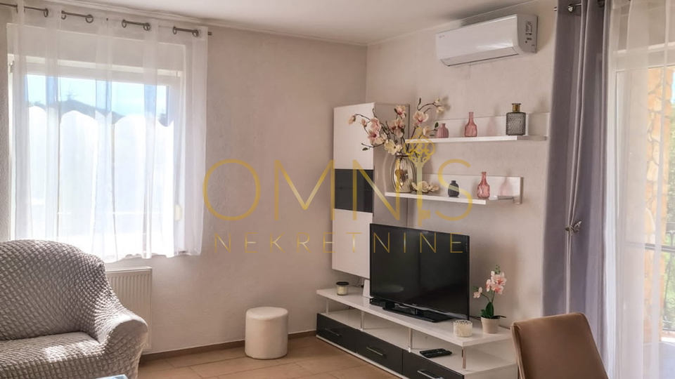 Podhum -3S+DB, za 6 radnika 100 m2 s uključenim režijama, parking, najam!
