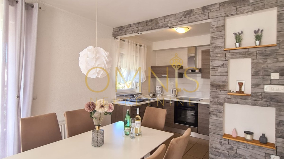 Podhum -3S+DB, za 6 radnika 100 m2 s uključenim režijama, parking, najam!