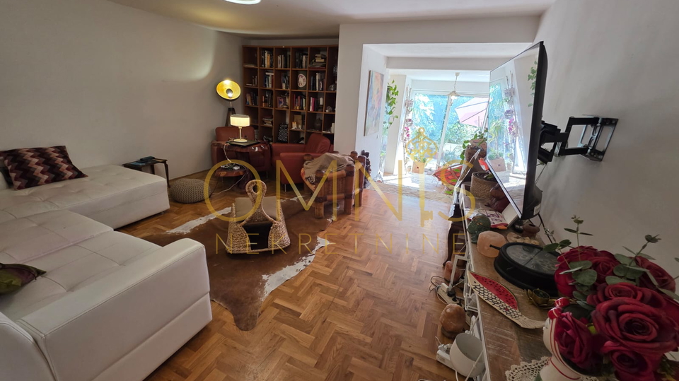 Crikvenica – 3S+ DB, 115 m², s terasom 37 m² i pogledom na more, 300 m od plaže!