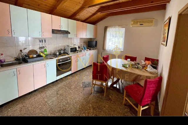 Matulji -kuća sa 6 stanova, za po 6 radnika, svi su dobrodošli, uključene režije u najam!