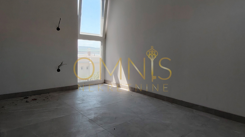 Stan s pogledom na more i velikim balkonima – 126 m²