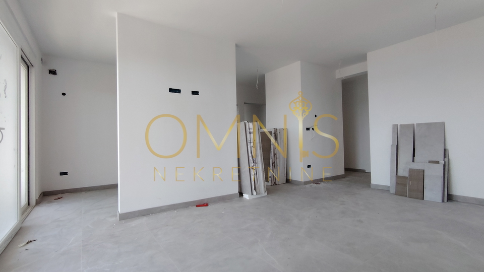 Stan s pogledom na more i velikim balkonima – 126 m²