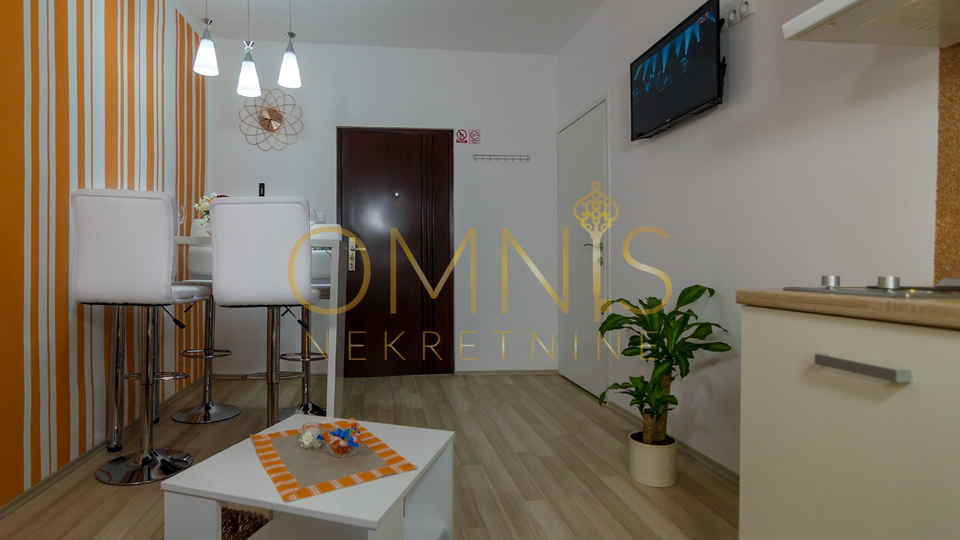 Rijeka, Centar -5 kategoriziranih apartmana na Korzu, prodaja!