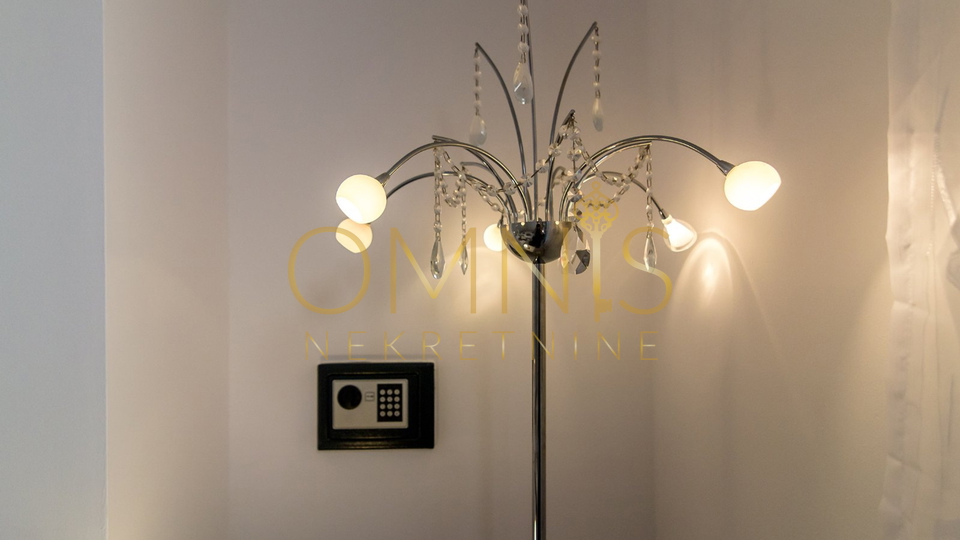 Rijeka, Centar -2 kategorizirana apartmana u samom srcu Rijeke, prodaja!