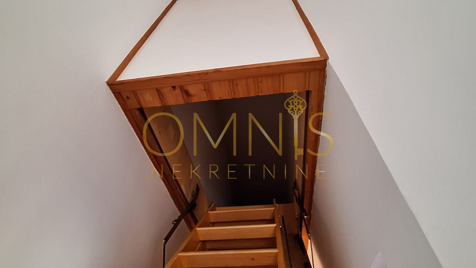 Crikvenica -1S kl s galerijom, logge, blizina plaža, prodaja!