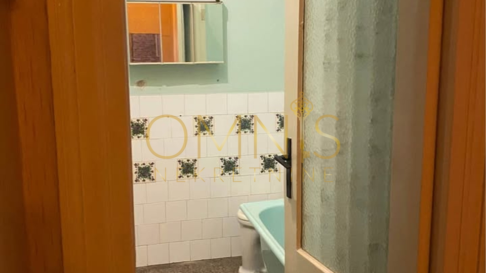 For sale is an apartment in the center of Rijeka – 98.54 m², 1st floor.