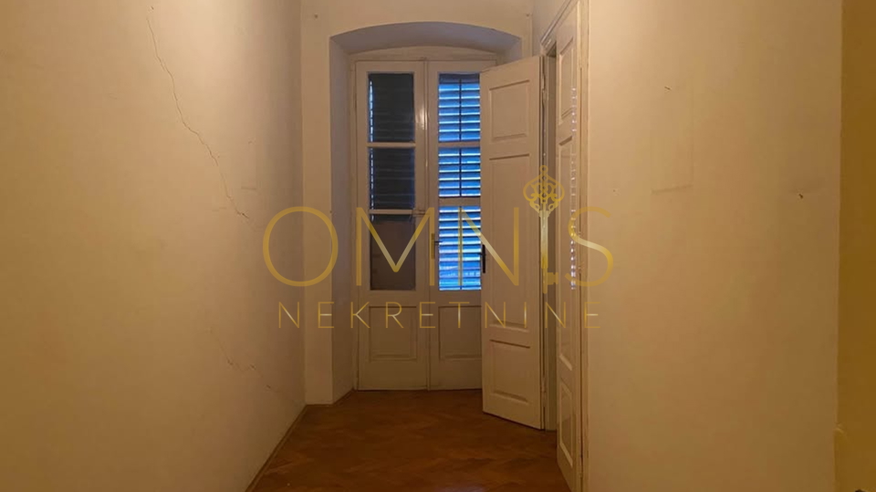 For sale is an apartment in the center of Rijeka – 98.54 m², 1st floor.