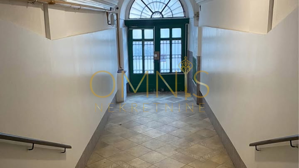 For sale is an apartment in the center of Rijeka – 98.54 m², 1st floor.