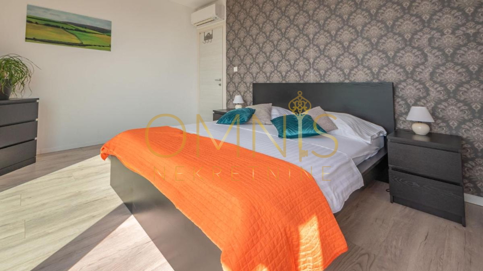 House, 330 m2, For Sale, Kostrena