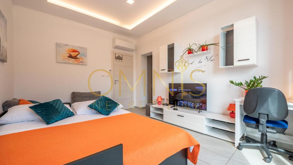 House, 330 m2, For Sale, Kostrena