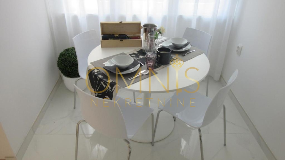 Opatija, 68m2, 2 rooms + dining room, for rent!