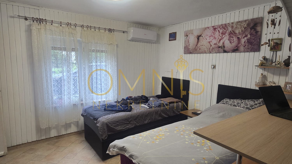 Dražice -studio apartman, parking, vrt, terasa, najam!