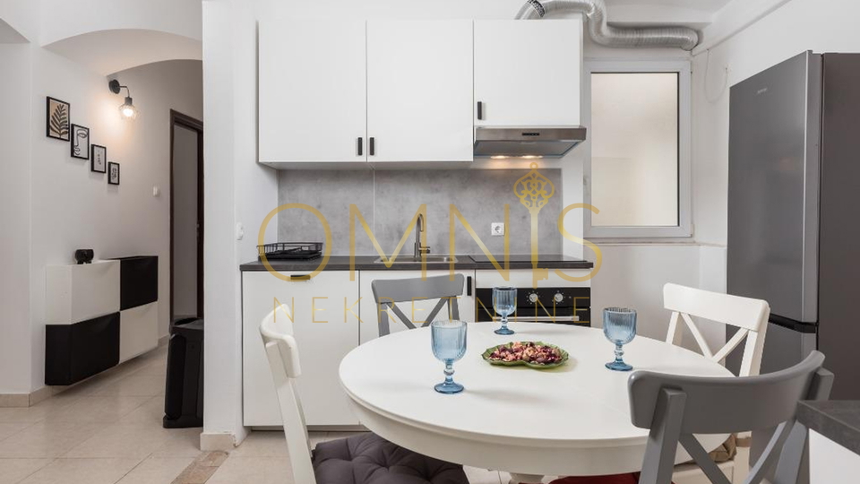 Rijeka, Centar -2S+DB, balkon, pogled na more i Trsat, najam!