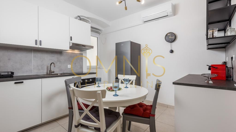 Rijeka, Centar -2S+DB, balkon, pogled na more i Trsat, najam!