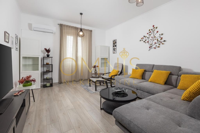 Rijeka, Centar -2S+DB, balkon, pogled na more i Trsat, najam!