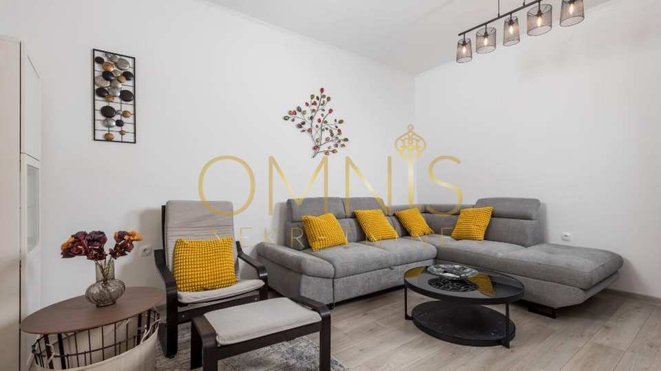 Rijeka, Centar -2S+DB, balkon, pogled na more i Trsat, najam!