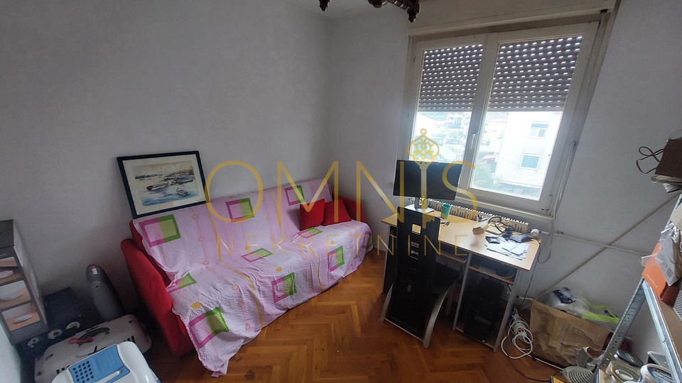 RIJEKA – SRDOČI Dvosobni stan s dnevnim boravkom, lođom i pogledom na more