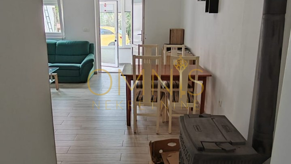 Brešca -kuća s 5 stambenih jedinica, okućnica, parking, prodaja!