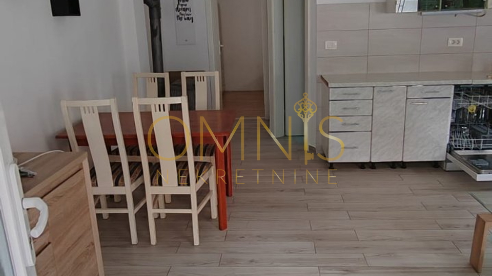Brešca -kuća s 5 stambenih jedinica, okućnica, parking, prodaja!