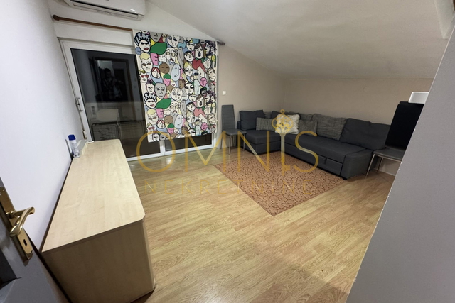 Stan na Srdočima, 53,79 m², 1. kat – djelomično namješten, s dvije loggie