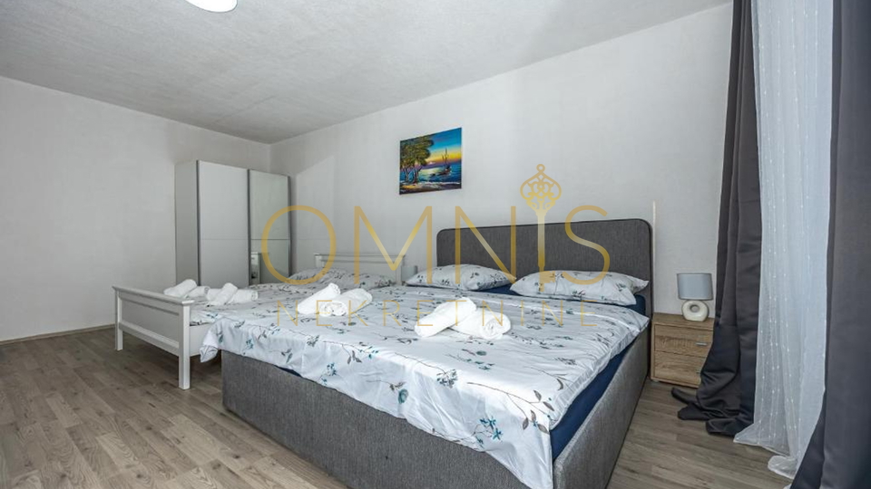 NOVOUREĐENA KUĆA SA STUDIO APARTMANOM U CENTRU CRIKVENICE