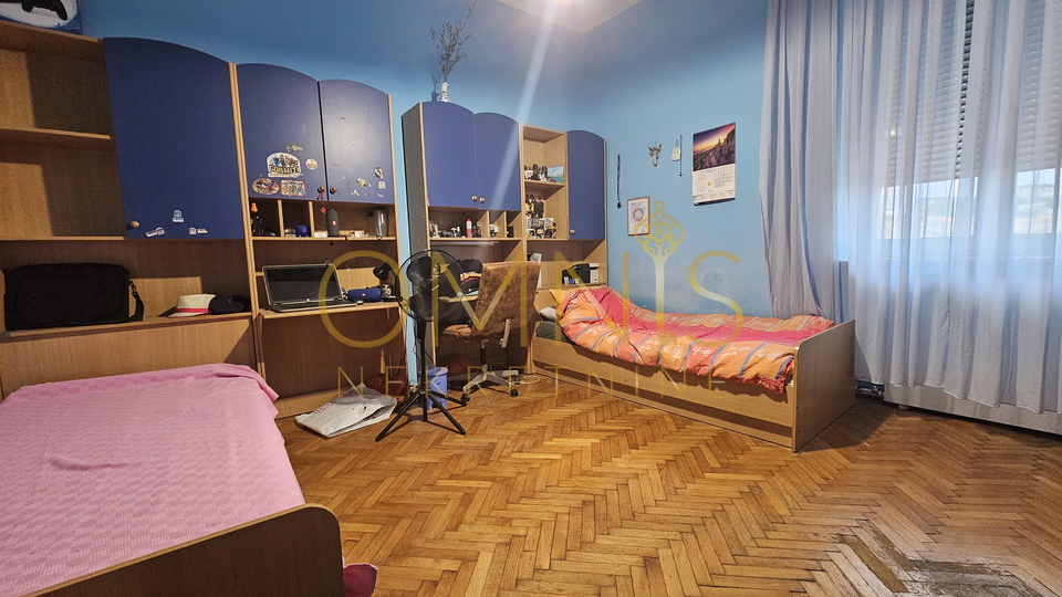 Centar, 3-soban sa dnevnim boravkom i otvorenim pogledom