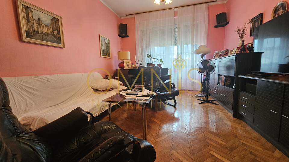Centar, 3-soban sa dnevnim boravkom i otvorenim pogledom