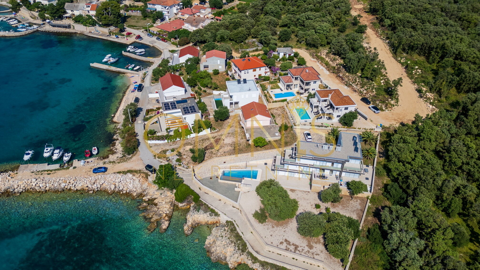 Pag,Jakišnica,Vila za odmor,180m2,80m do mora,prodaja!
