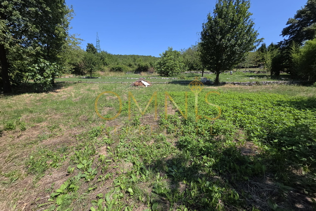 Kastav, Trinajstići -zemljište – 1195 m², građevinska zona 785 m², prodaja!