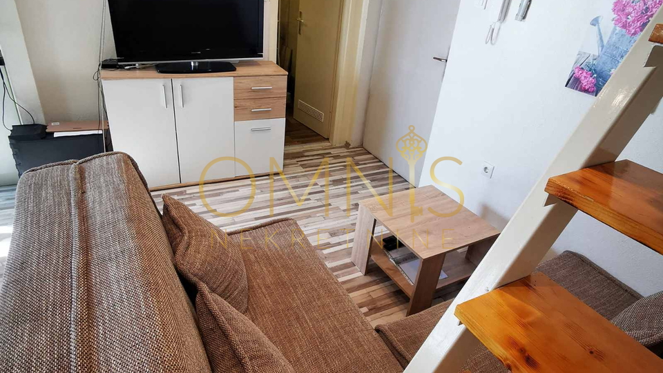 Opatija -garsonjera s galerijom, pogled na more, parking, prodaja!
