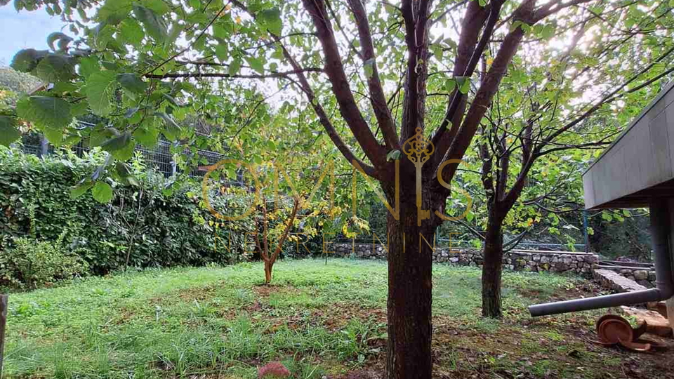 Crikvenica, Dramalj -stan roh-bau s prekrasnim pogledom na Kvarner, okućnica, prodaja!