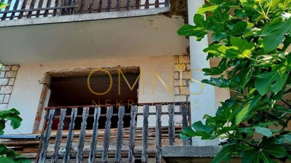 Crikvenica, Dramalj -stan roh-bau s prekrasnim pogledom na Kvarner, okućnica, prodaja!