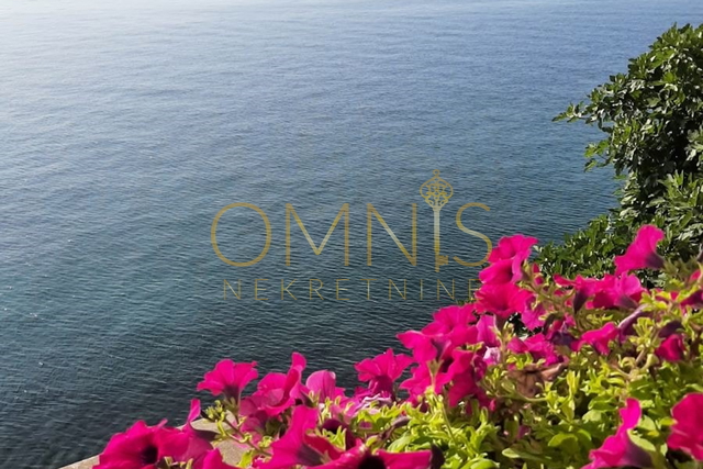 Opatija, prvi red do mora!