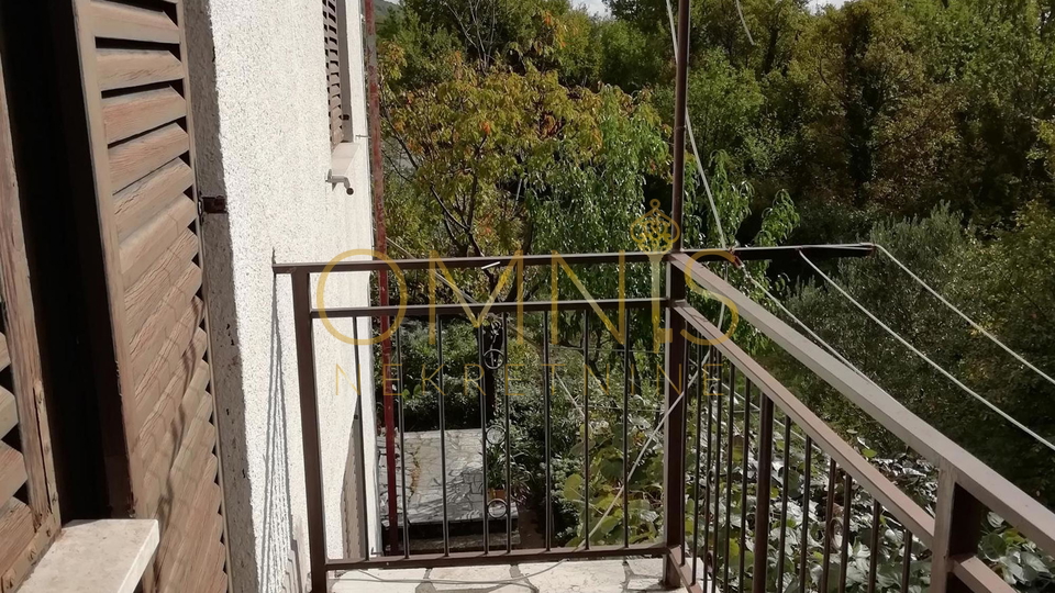 CRIKVENICA – GRIŽANE, kuća 300 m², 5 km od mora, velika okućnica 500 m