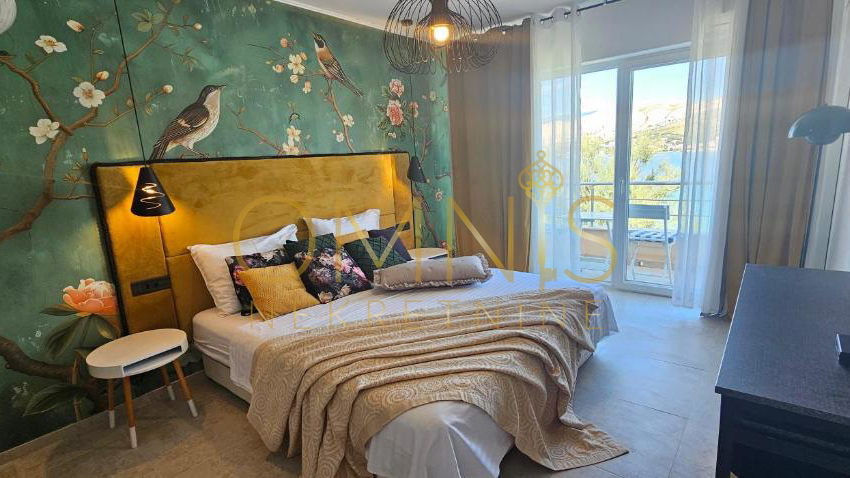 PAG – OBITELJSKI HOTEL 50 m OD MORA! 600 m² – IZVRSNA INVESTICIJA