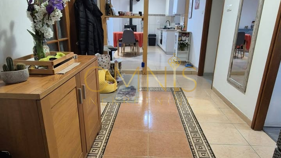 Kraljevica,stan 2S+BD 72m2,98m2 okučnice,prodaja!