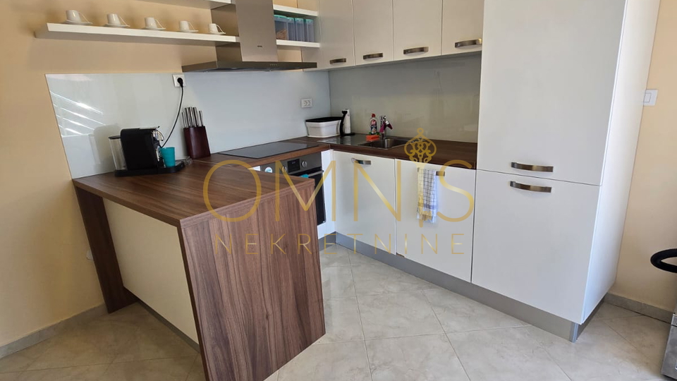 Crikvenica,2S+DB,100m2,3 parkirana mjesta,prodaja!