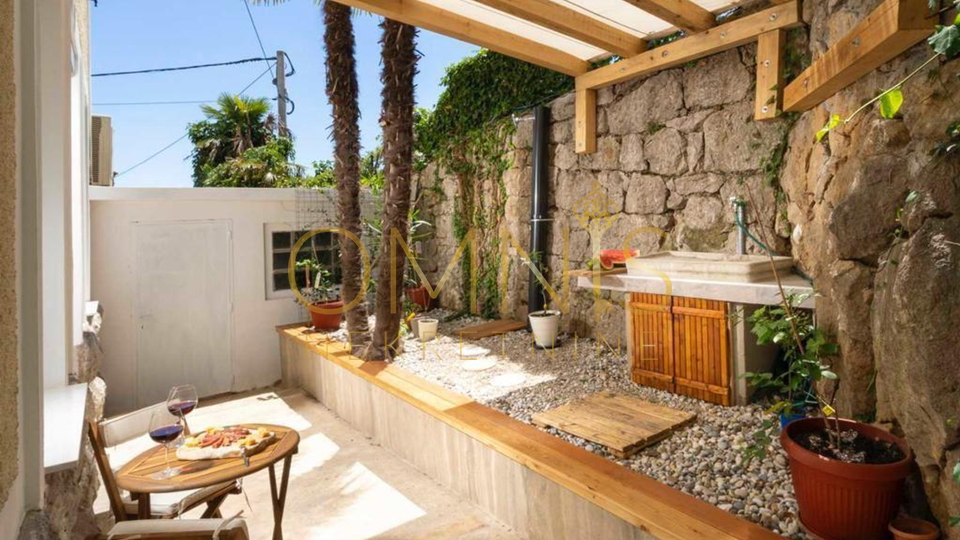 Opatija - Ground Floor Apartment, 2 Bedrooms + Living Room, with Garden