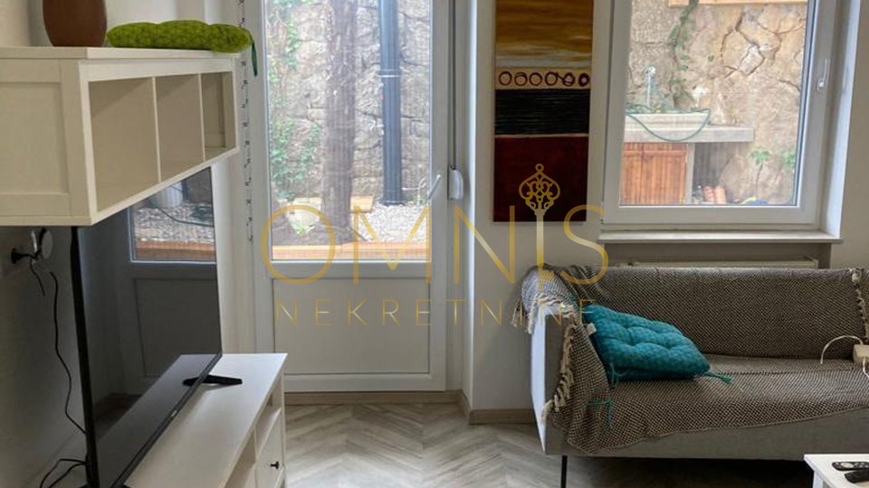 Opatija - Ground Floor Apartment, 2 Bedrooms + Living Room, with Garden