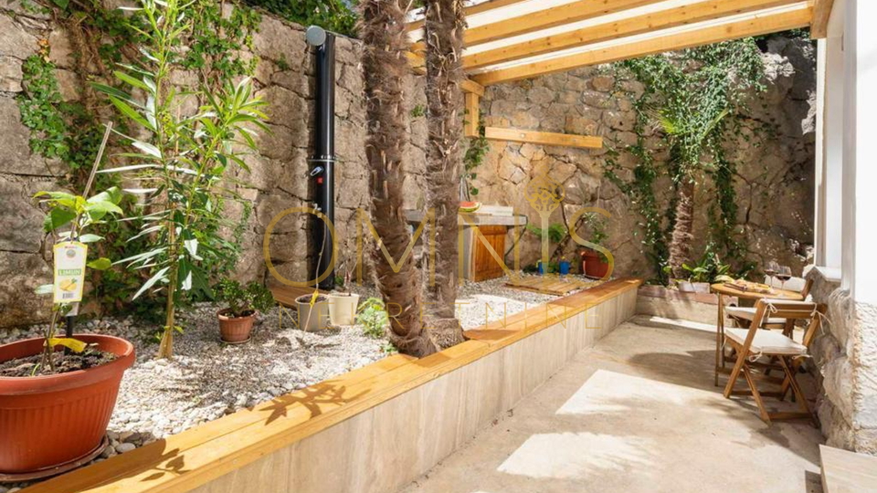 Opatija - Ground Floor Apartment, 2 Bedrooms + Living Room, with Garden