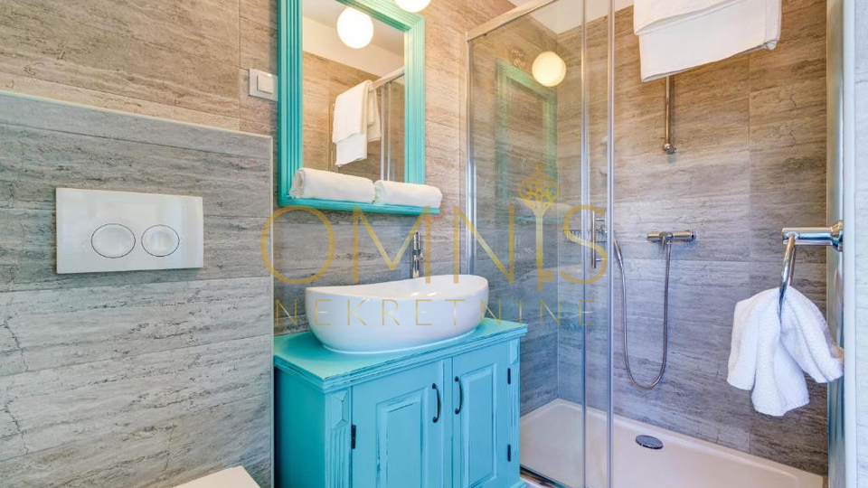 FAŽANA – RESTORAN I HERITAGE BOUTIQUE HOTEL U ZGRADI STAROJ 500 GODINA, 100 m OD MORA