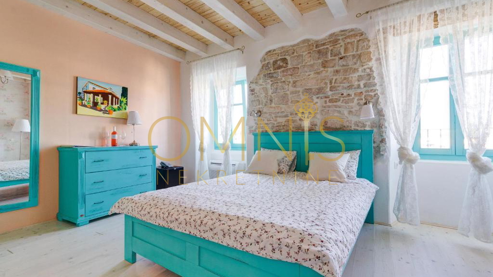 FAŽANA – RESTORAN I HERITAGE BOUTIQUE HOTEL U ZGRADI STAROJ 500 GODINA, 100 m OD MORA