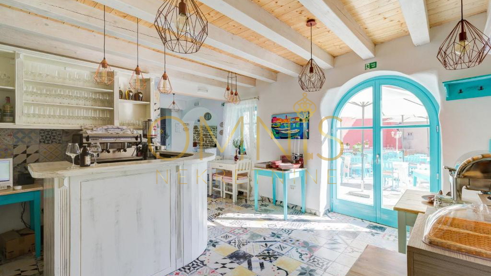 FAŽANA – RESTORAN I HERITAGE BOUTIQUE HOTEL U ZGRADI STAROJ 500 GODINA, 100 m OD MORA