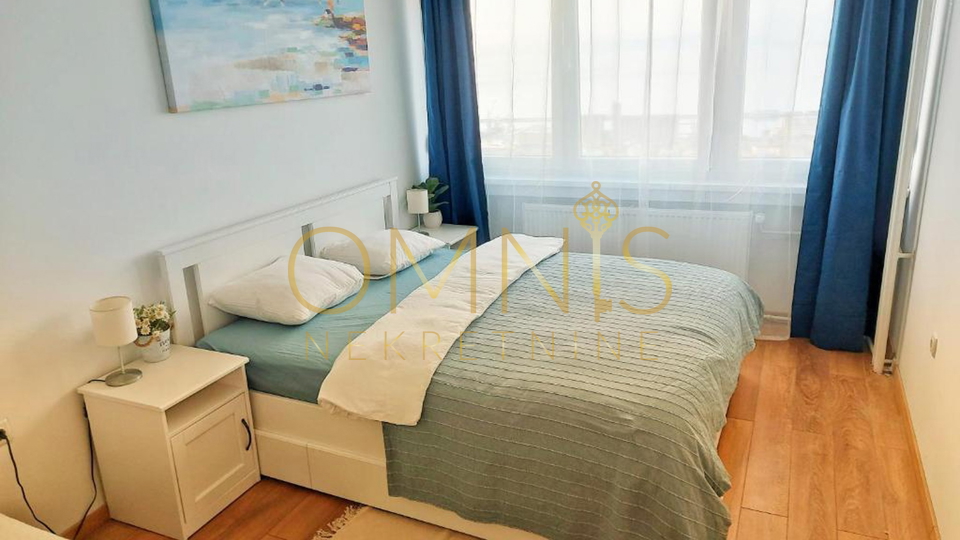 Potpuno renoviran i moderno uređen stan na Rastočinama