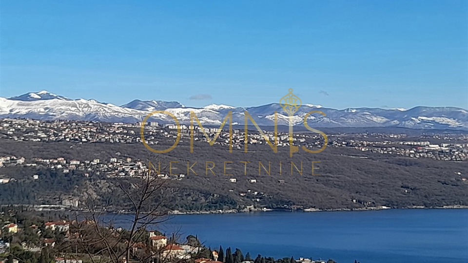 OPATIJA – Two-bedroom apartment with living room, sea view, balcony, and parking space