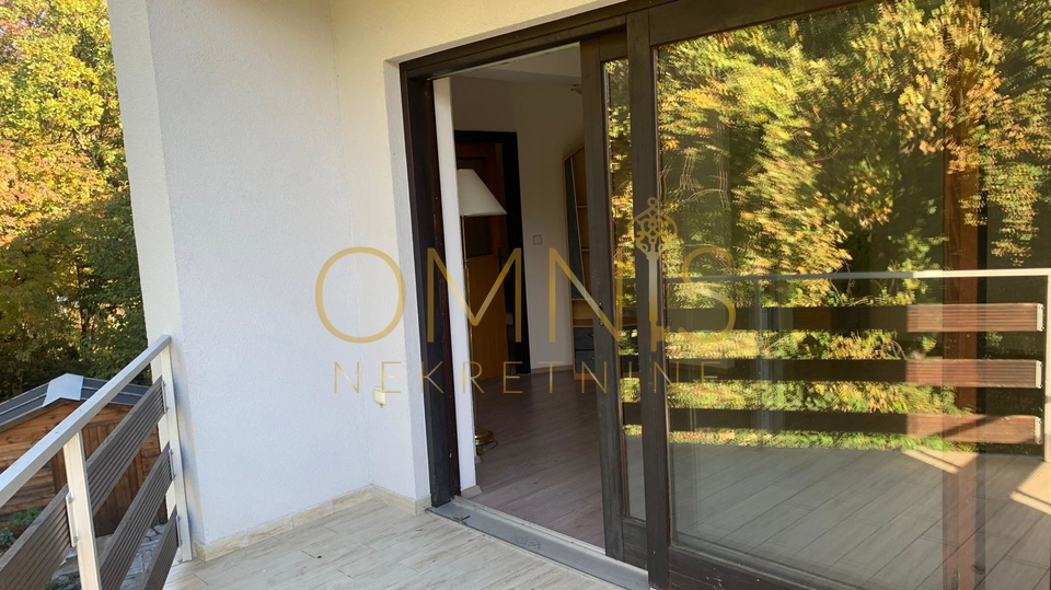 Three-room apartment Pobri, 70m², garage