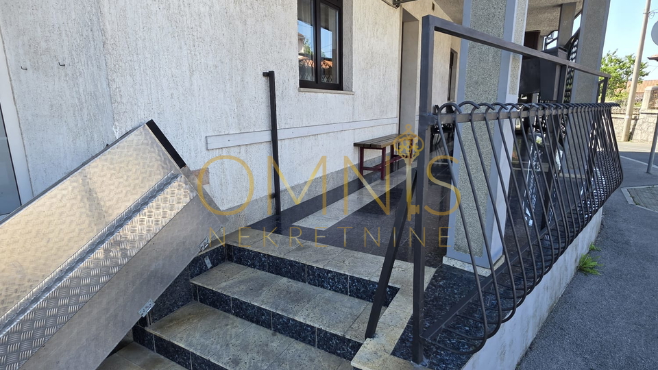 Viškovo,Saršoni,poslovno-stambena zgrada,760m2,prodaja
